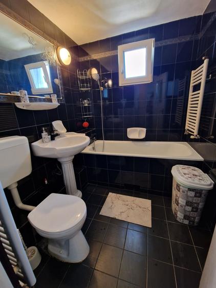 Apartament cu 3 camere decomandat în Rogerius