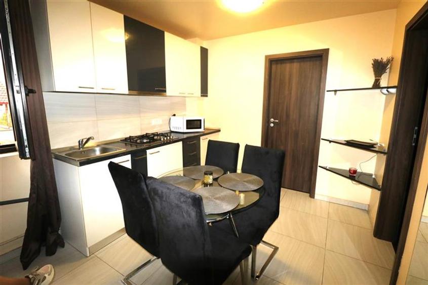Apartament cu 2 camere decomandat în Aradului