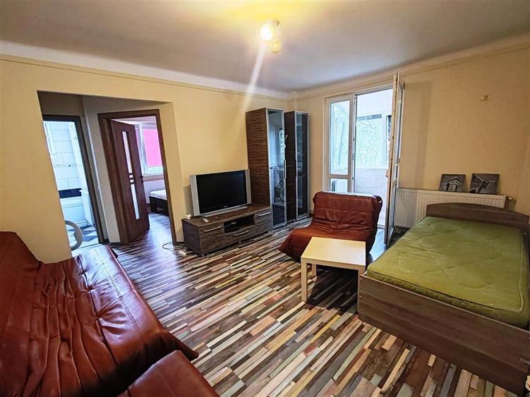Apartament cu 2 camere semidecomandat, mobilat în Ultracentral
