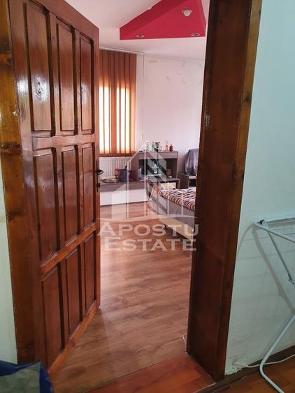 Apartament cu 2 camere decomandat, mobilat în Mircea cel Bătrân