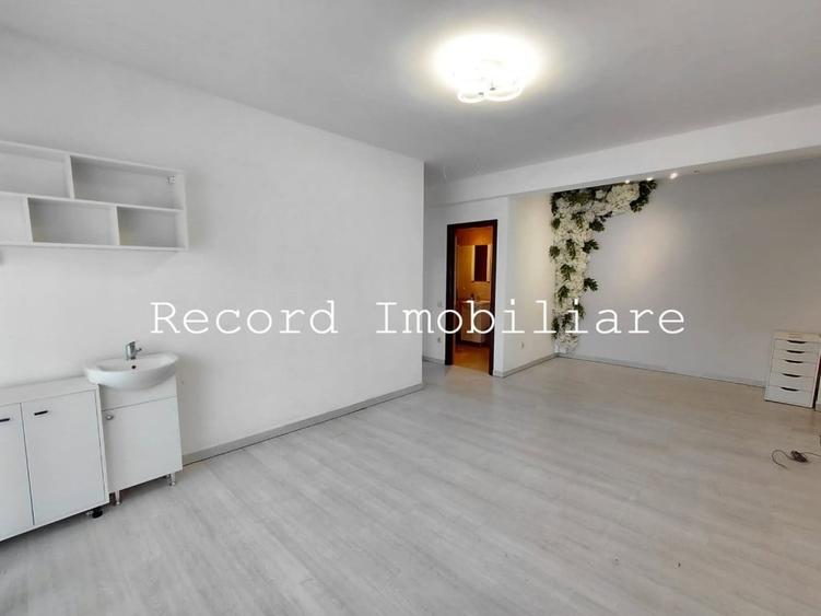 Spațiu comercial, de 40 mp, în Florești