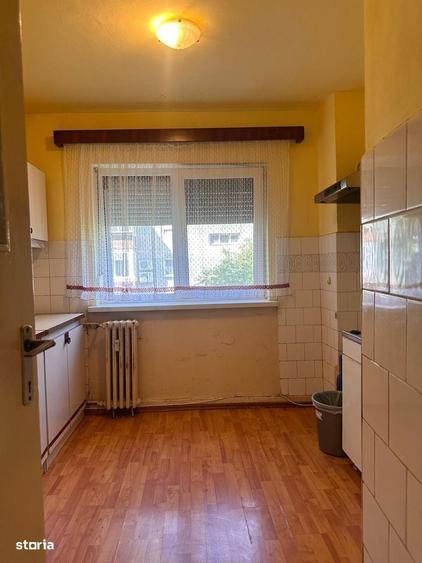 Apartament cu 3 camere decomandat în Nufărul