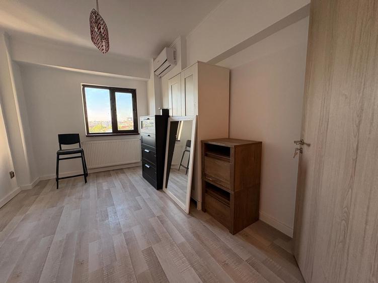 Apartament cu 3 camere în Tineretului