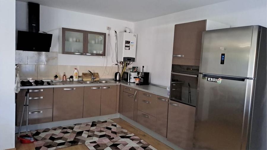 Casă cu 4 camere în Crevedia