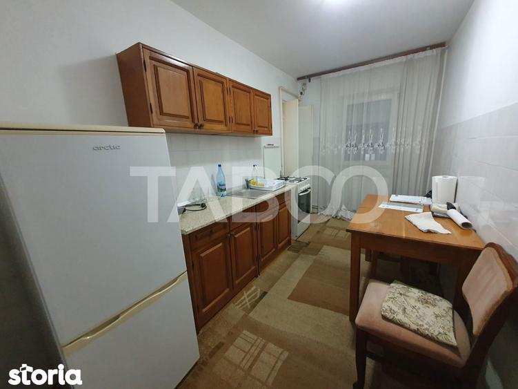 Apartament cu 2 camere decomandat, mobilat în Central