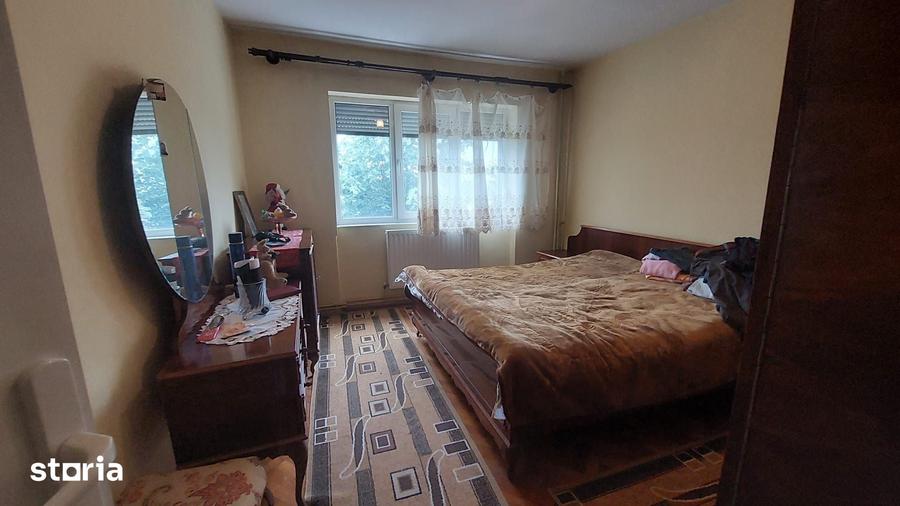 Apartament cu 3 camere în Funcționarilor
