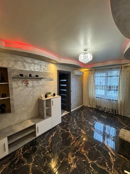 Apartament cu 2 camere decomandat, mobilat în Baia Sprie