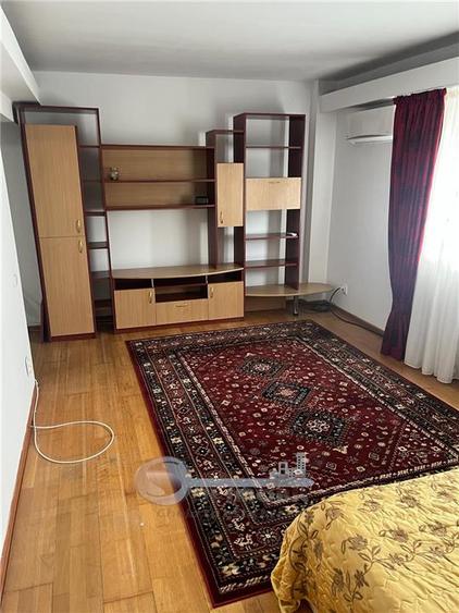 Garsonieră decomandată în Gară