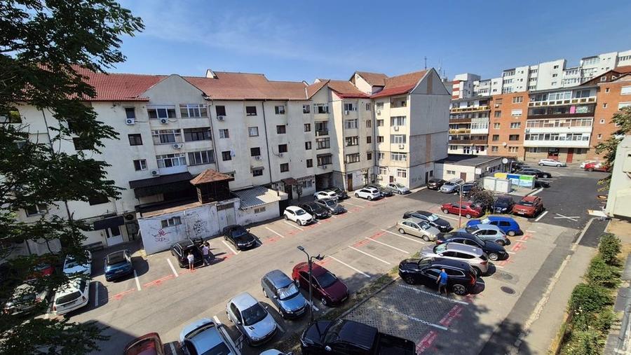 Apartament cu 3 camere decomandat în Ultracentral
