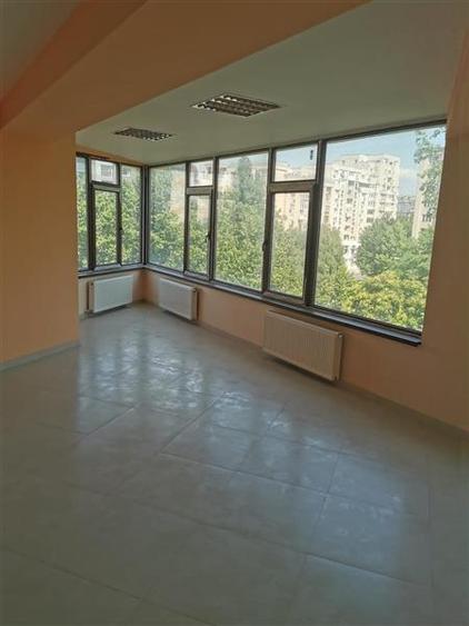 Birou, de 680 mp, în Unirii