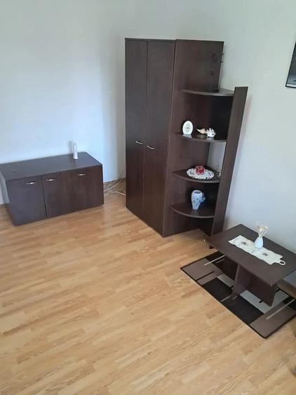Garsonieră semidecomandată în Confecții