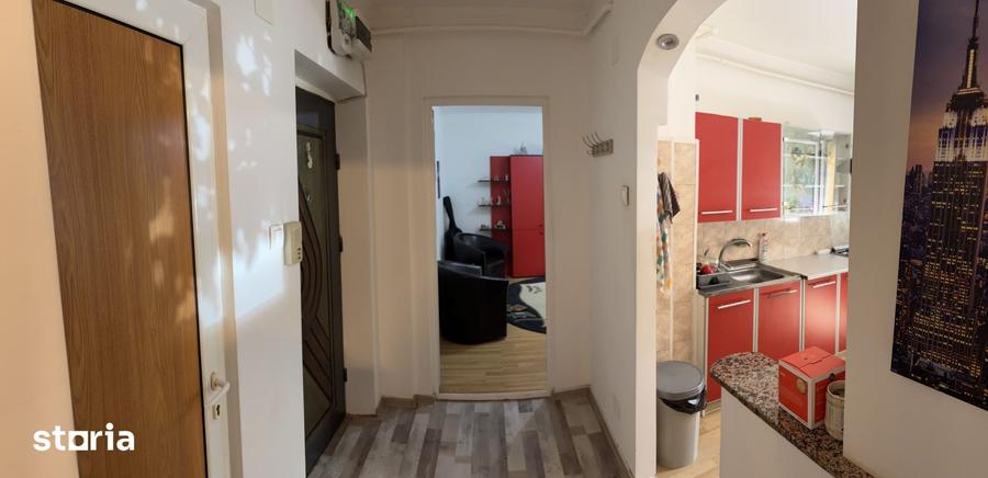 Apartament cu 3 camere decomandat în Prundu