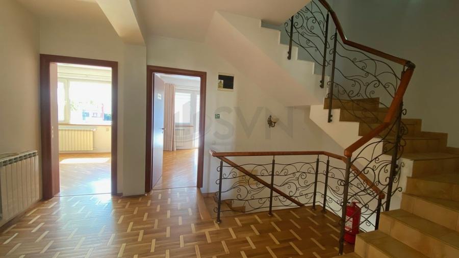Casă individuală cu 10 camere cu Canalizare în Herăstrău
