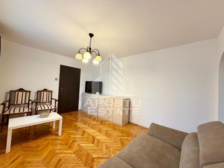 Apartament cu 3 camere semidecomandat, mobilat în Circumvalațiunii