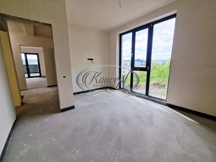 Duplex cu 5 camere cu Canalizare în Florești
