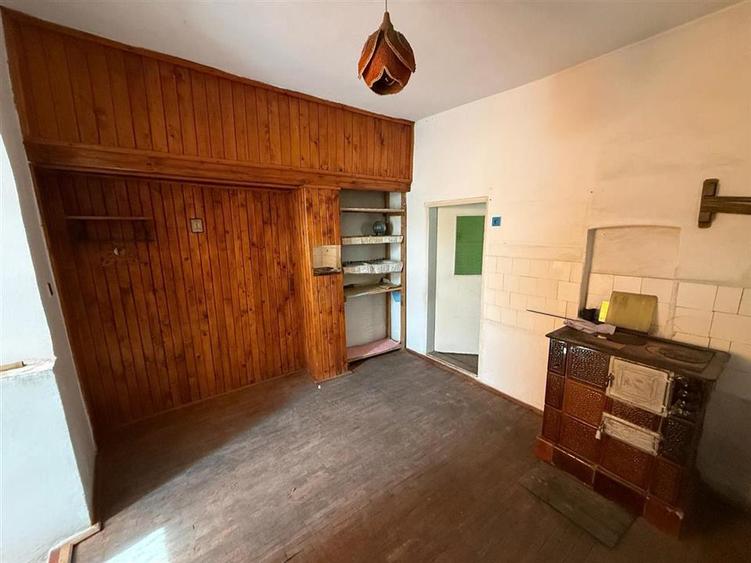 Casă cu 3 camere cu Teren 600 Mp în Central