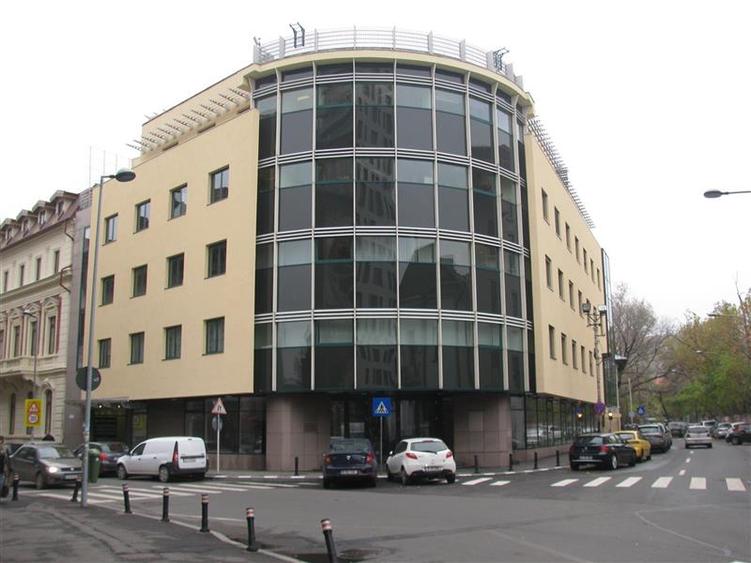Birou, de 420 mp, în Sala Palatului