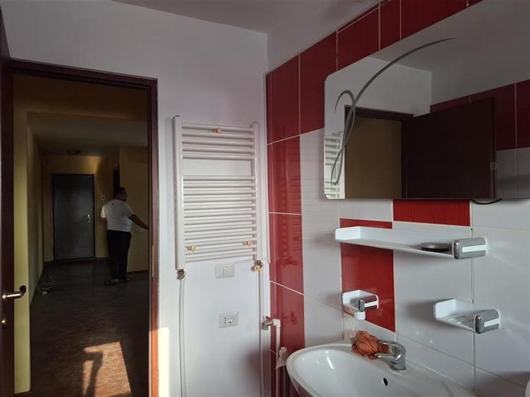 Apartament cu 2 camere decomandat în Obor