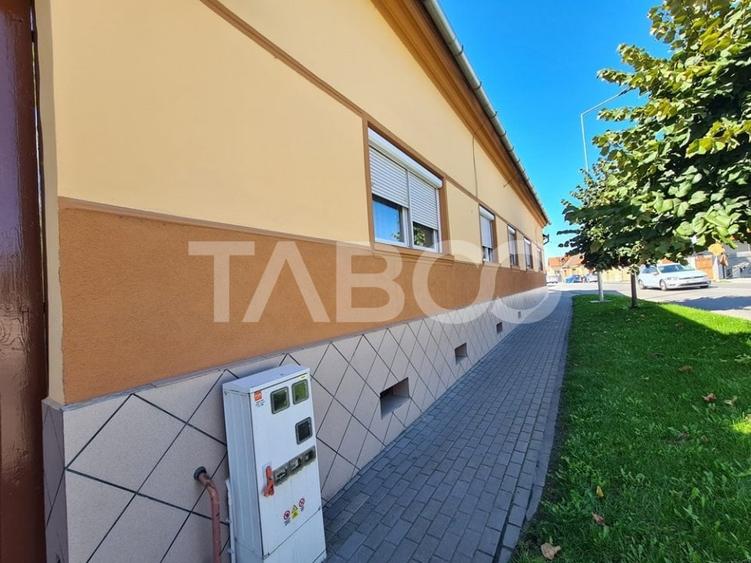 Casă individuală cu 8 camere cu Canalizare în Sebeș