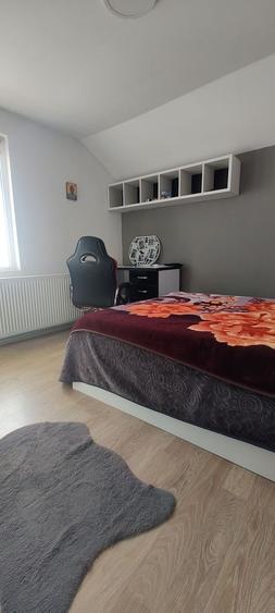 Casă cu 4 camere cu Canalizare în Exterior Vest