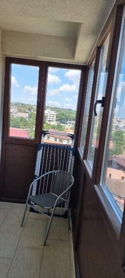 Apartament cu 2 camere semidecomandat, mobilat în Nicolina
