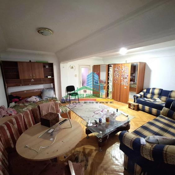 Apartament cu 4 camere decomandat în Ultracentral