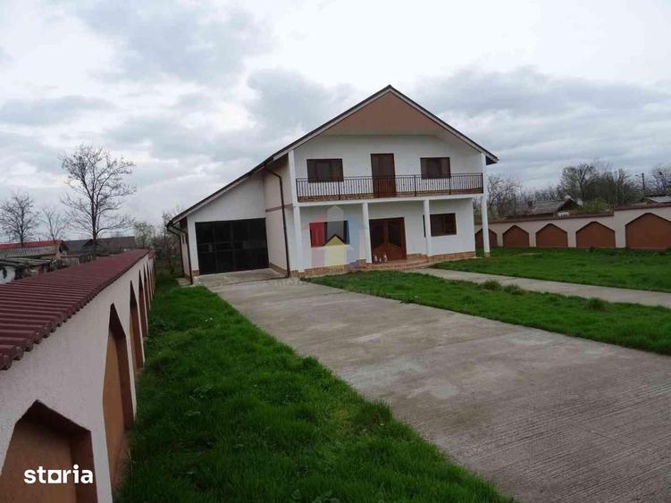 Casă cu 5 camere cu Teren 700 Mp în Radu Negru