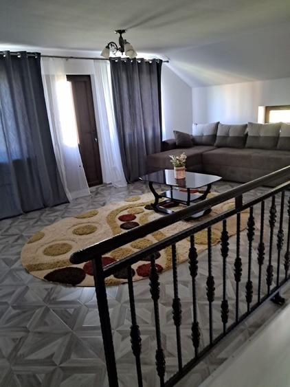 Casă cu 4 camere în Valea Seacă
