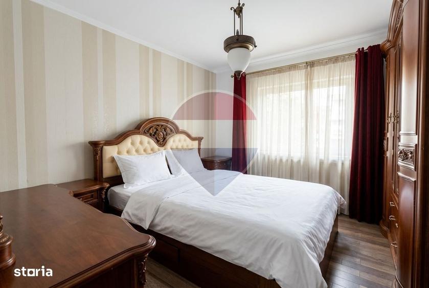 Apartament cu 4 camere decomandat în Central