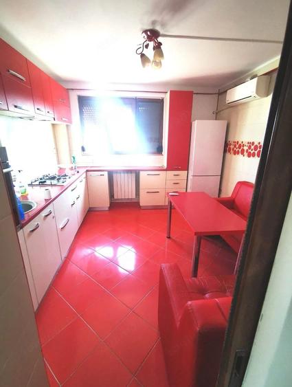 Apartament cu 2 camere decomandat în Micro 21