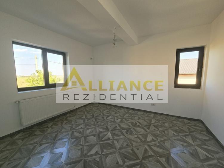Casă individuală cu 5 camere cu Canalizare în Berceni