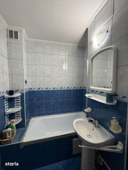Apartament cu 3 camere în Cetate