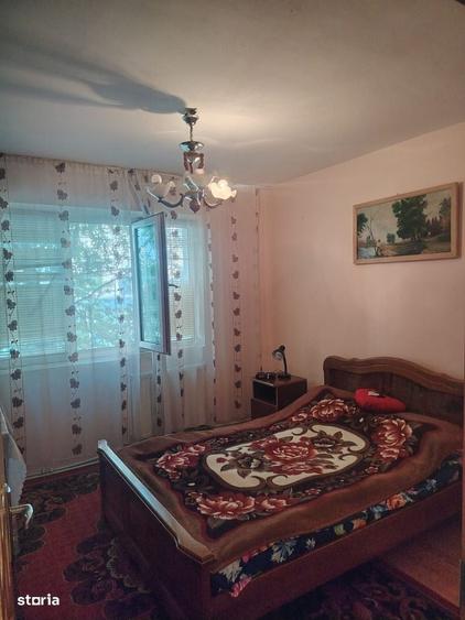 Apartament cu 3 camere decomandat în Sud