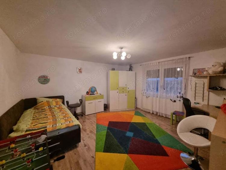 Casă cu 5 camere cu Teren 511 Mp în Ghiroda