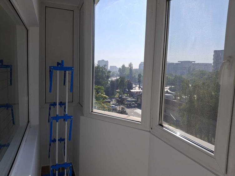 Garsonieră decomandată în Costin Georgian