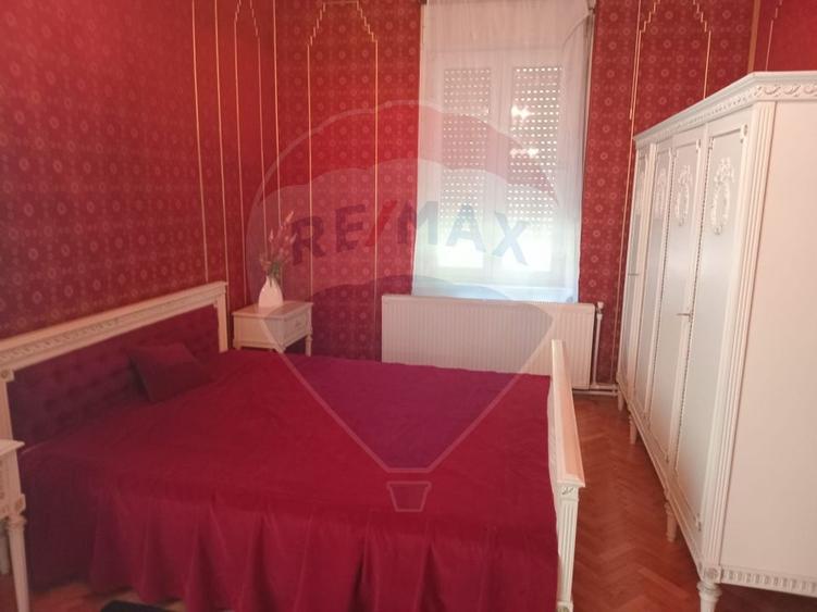 Casă cu 6 camere cu Teren 436 Mp în Ultracentral