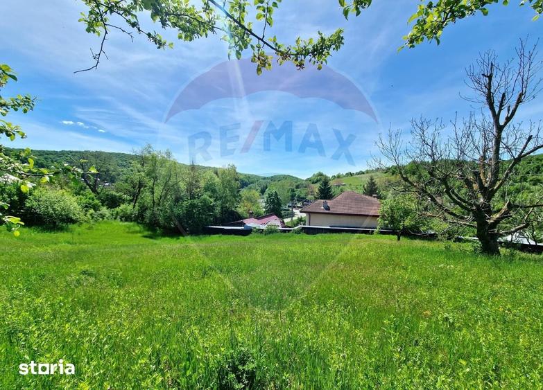 Teren de 2505 mp, în Mărgineni