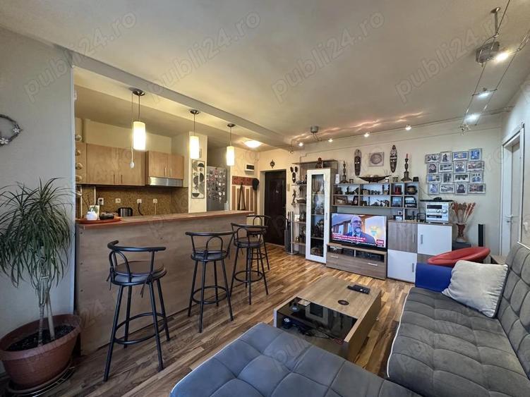 Apartament cu 3 camere decomandat în Ultracentral