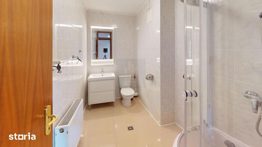 Apartament cu 3 camere în Aviatorilor
