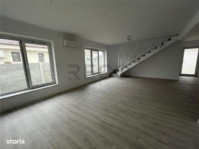 Casă cu 4 camere în Rontău