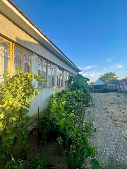 Casă cu 4 camere în Coteana