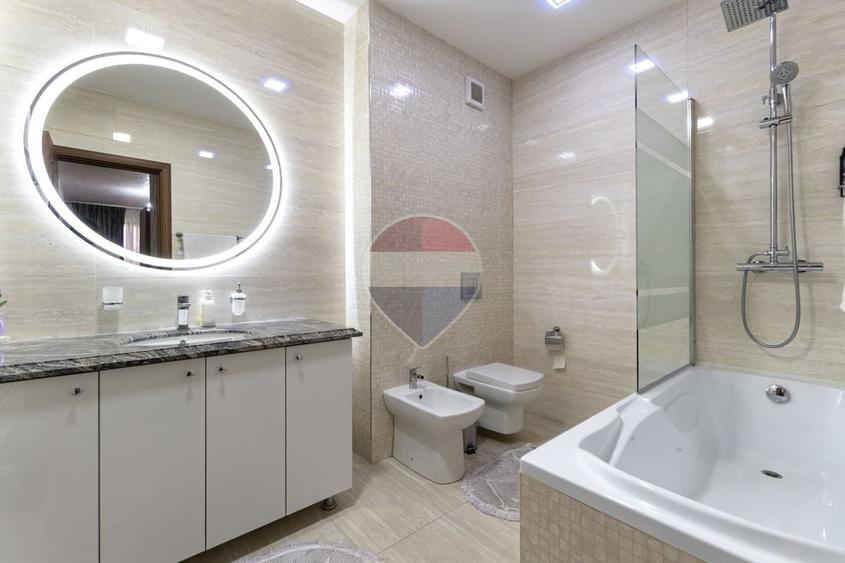 Apartament cu 2 camere decomandat, mobilat în Tractorul