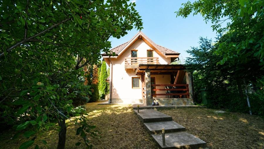 Casă cu 4 camere în Breaza de Sus