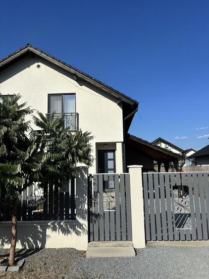 Casă cu 3 camere în Sâncraiu de Mureș