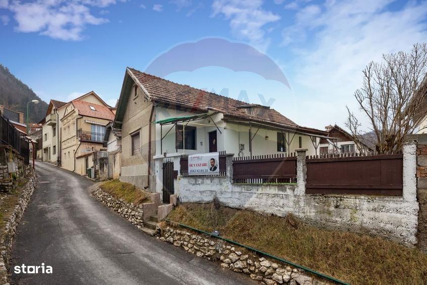 Casă cu 3 camere cu Teren 300 Mp în Schei