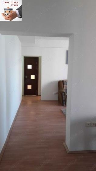 Apartament cu 3 camere semidecomandat în Ștefan cel Mare
