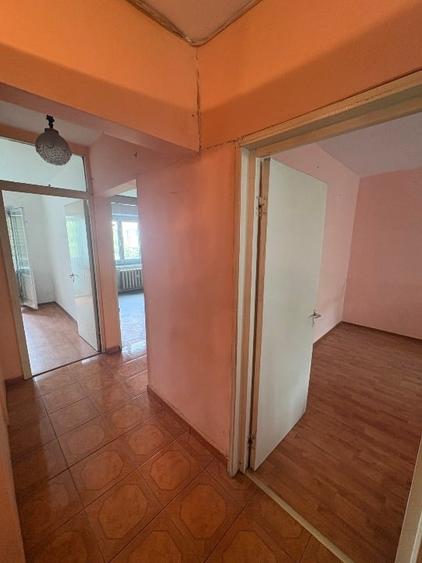 Apartament cu 3 camere decomandat, mobilat în Dristor