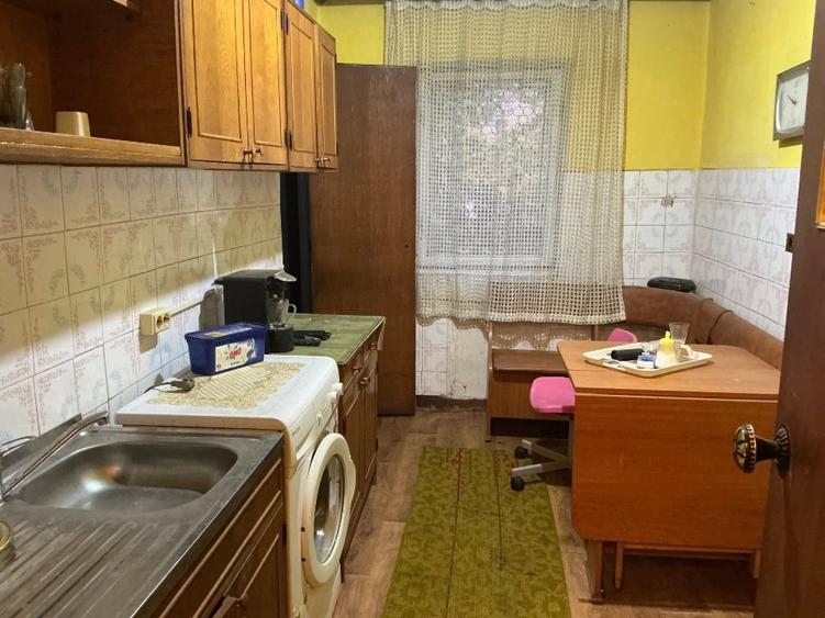 Apartament cu 3 camere decomandat, mobilat în Central
