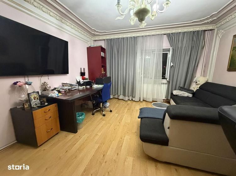 Apartament cu 3 camere decomandat în Sebastian