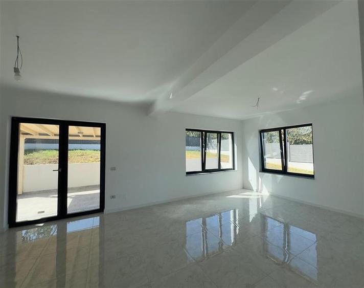Casă individuală cu 4 camere cu Teren 660 Mp în Bârnova